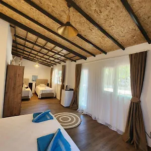 Erdem Ciftligi/ Ephesus Arena Apartment